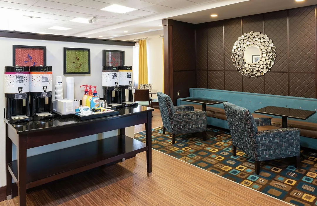 Hampton Inn & Suites Cleveland-Airport/Middleburg Heights-1