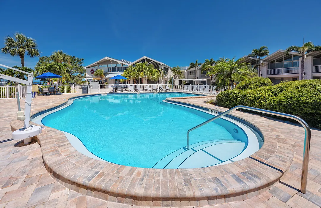Best Western Plus Yacht Harbor Inn-1