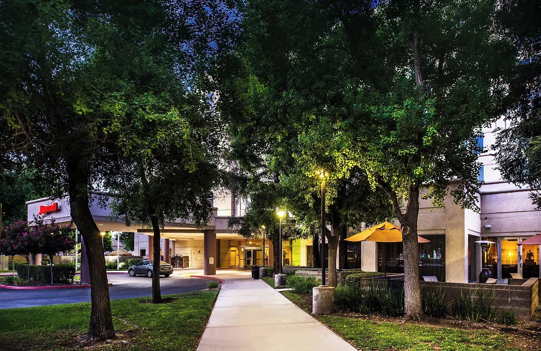 Visalia Marriott At The Convention Center-1