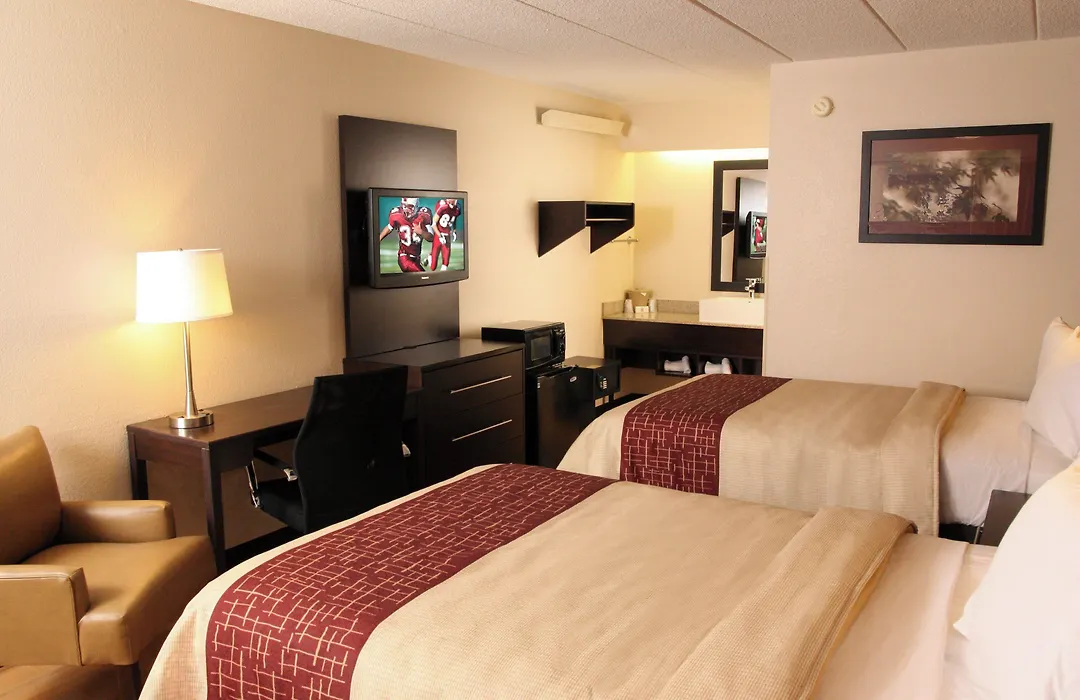 Red Roof Inn Plus+ Philadelphia Airport-1