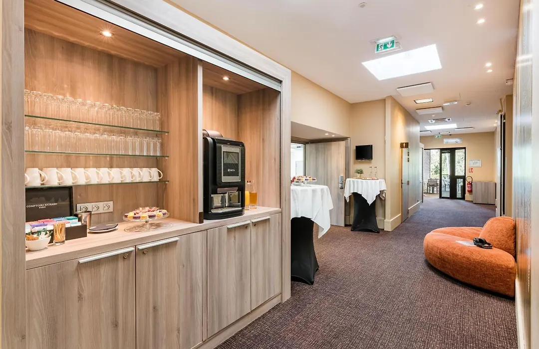 Doubletree By Hilton Lyon Eurexpo & Spa-1