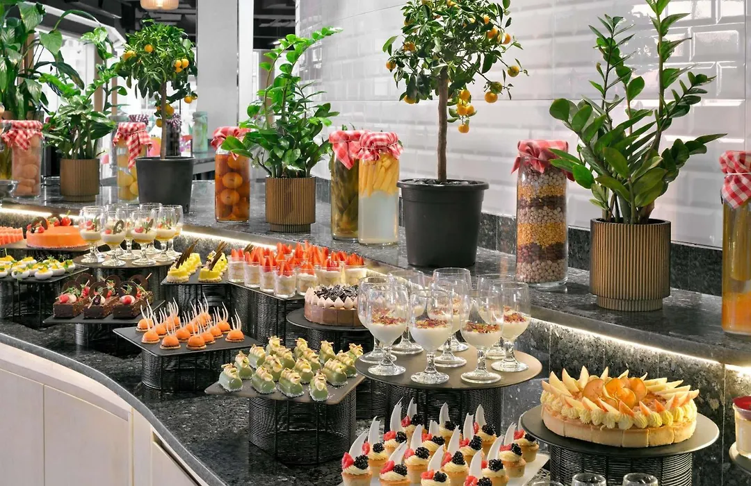Swissôtel Al Murooj Dubai-1