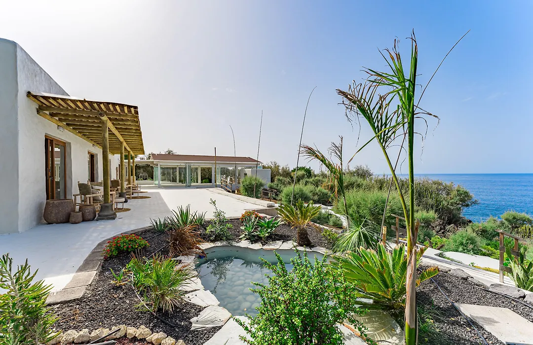 Costa Magica - Romantic Ocean Boutique Hotel & Club-1