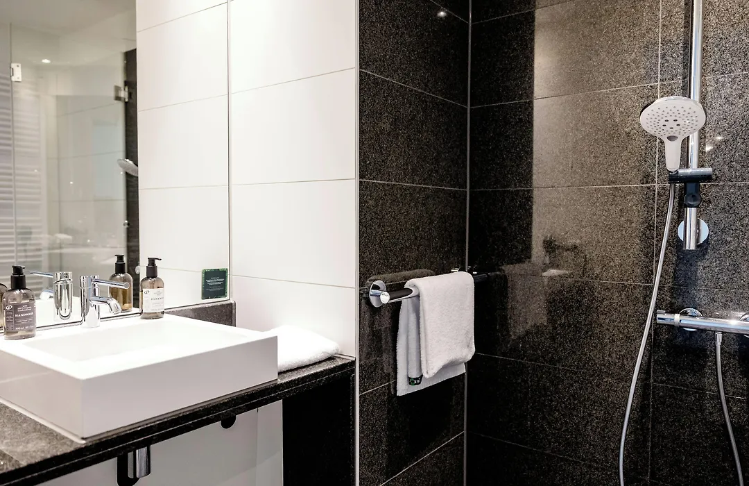 Motel One Frankfurt-East Side-1