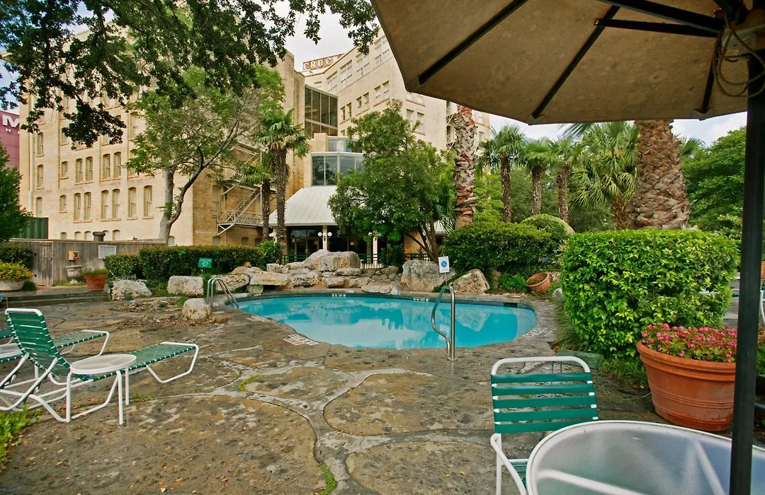 The Crockett Hotel-1
