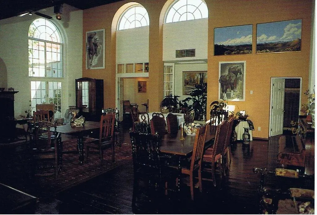 Lundeen Inn Of The Arts-1