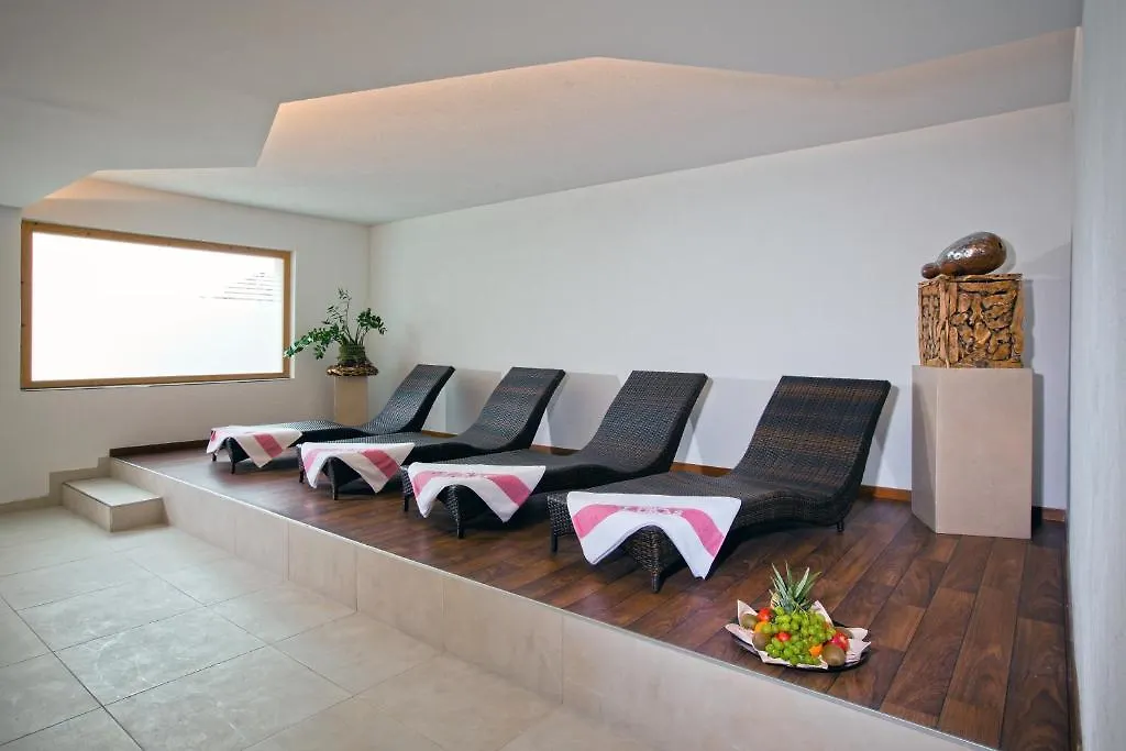 Hotel Lukas-1