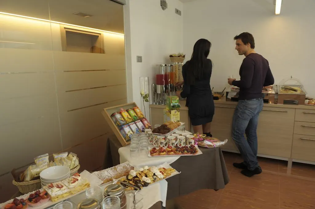 Al Marinaio Hotel Garni-1