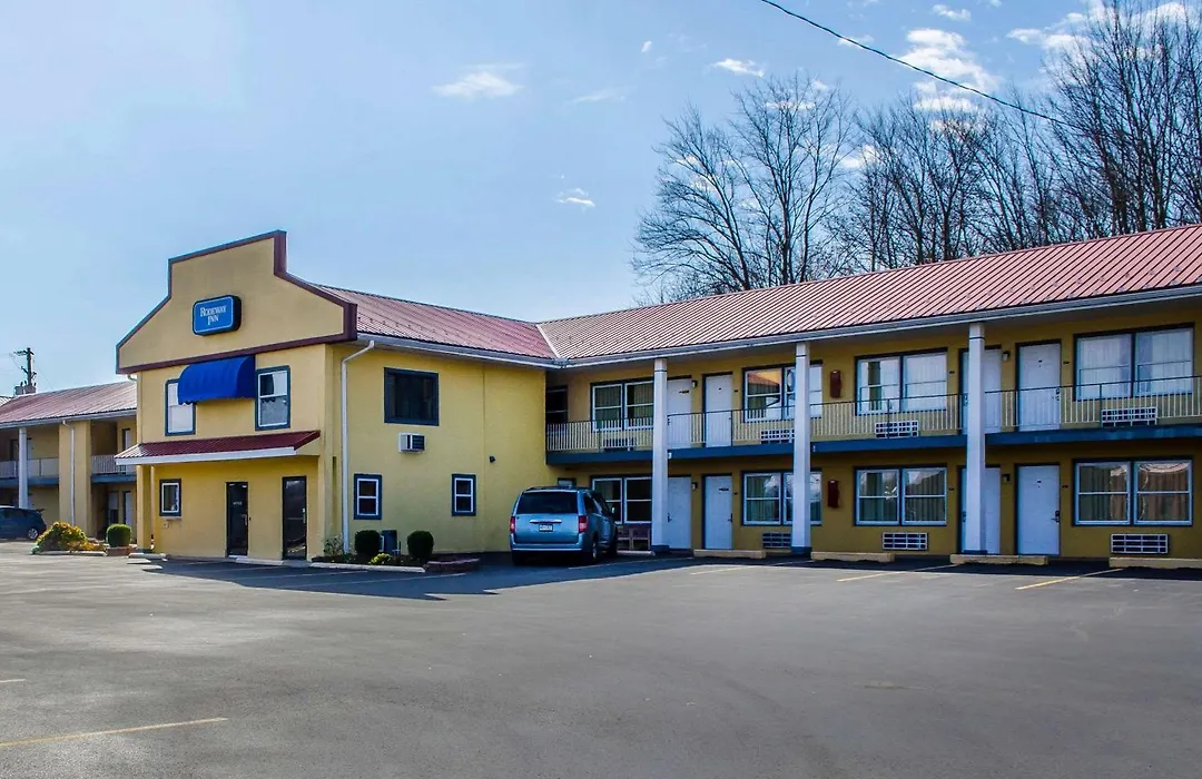 Relax Inn-1