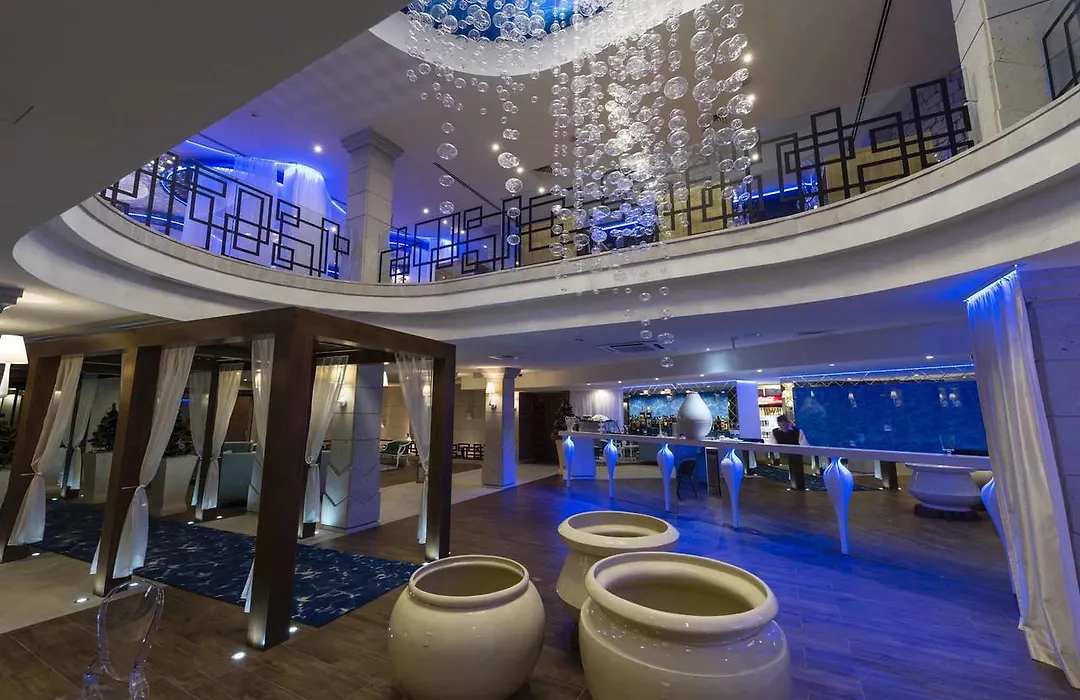 Hotel Cascade Resort & Spa-1