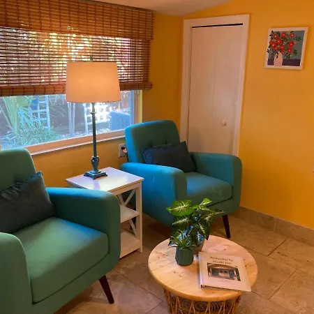 3Gulls Inn Ozona-Boutique Hotel-Steps From Restaurants & Brewery-Swimspa Pool-Pet Friendly-2