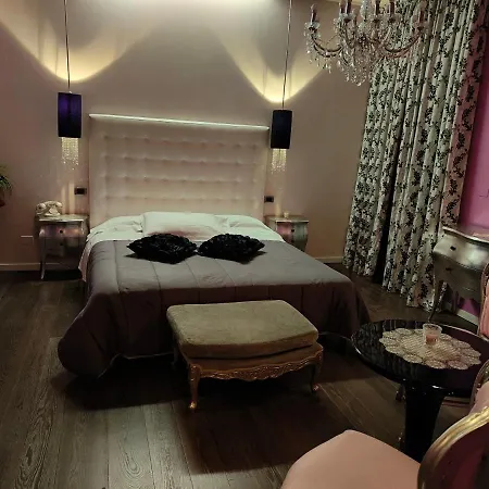 Hotel In - Lounge Room-2