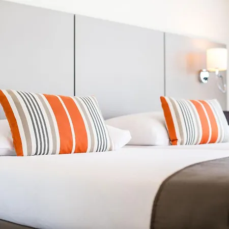 Lake Geneva Hotel-2