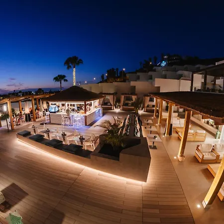 Ohasis Boutique Suites-3