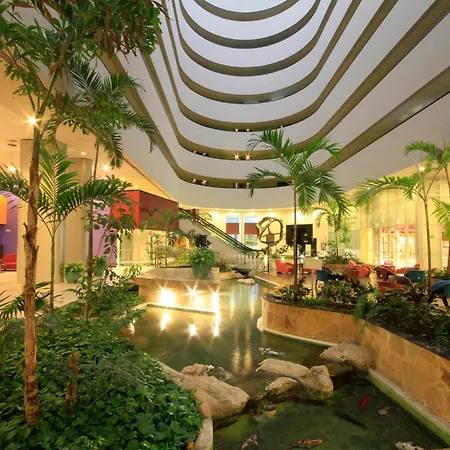 Holiday Inn Monterrey-Parque Fundidora By Ihg-3