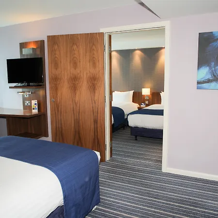 Holiday Inn Express London Heathrow T5 By Ihg-3