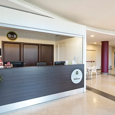 B&B Hotel Pisa Airport-3