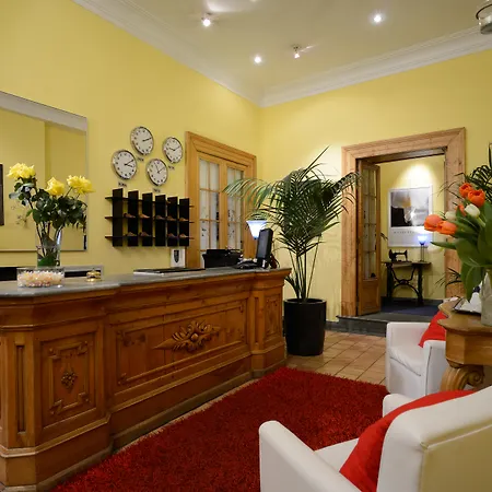Hotel Locanda Cairoli-3