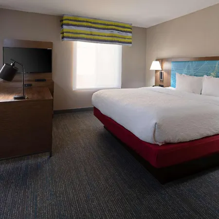 Hampton Inn Visalia-3