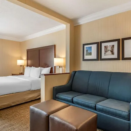 Comfort Suites Downtown Carlisle-3