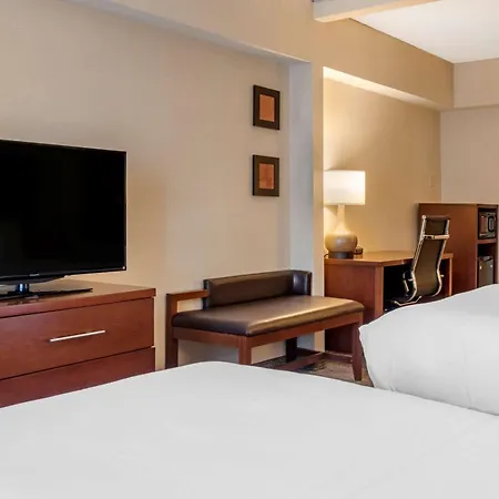 Comfort Suites Downtown Carlisle-2