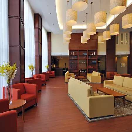 Holiday Inn & Suites Montreal Airport By Ihg-2