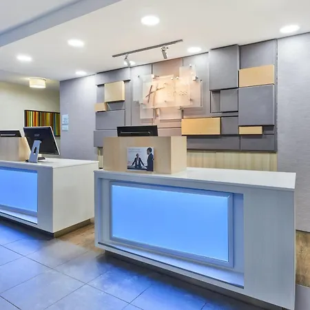 Holiday Inn Express Winnipeg Airport - Polo Park By Ihg-2