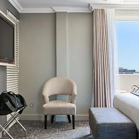 Queen Victoria Hotel By Newmark-3