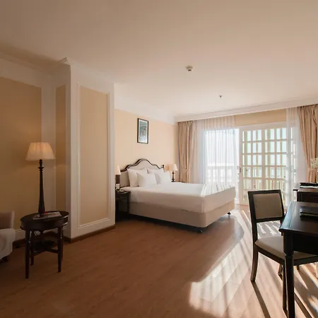 Sunrise Nha Trang Beach Hotel & Spa-2