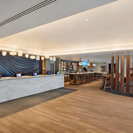 Hyatt Place London Heathrow Airport-3