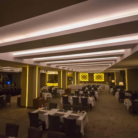 Hilly Hotel-3