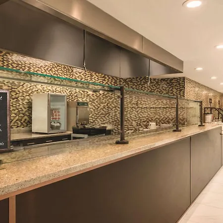 Embassy Suites By Hilton Milwaukee Brookfield-2