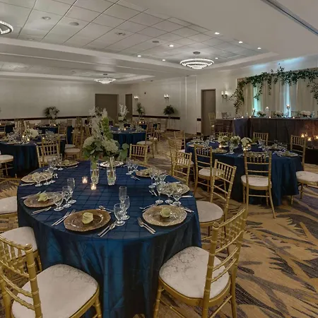 Embassy Suites By Hilton Milwaukee Brookfield-3