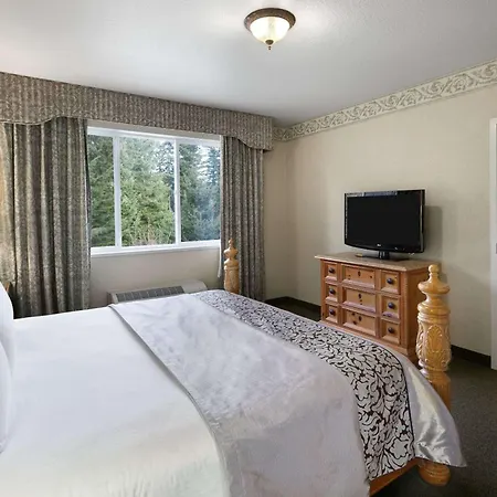Ramada By Wyndham Olympia-3
