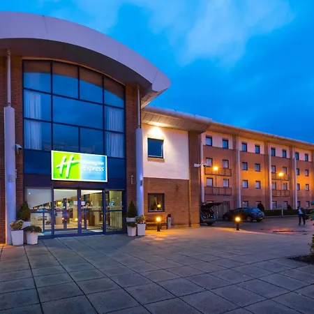 Holiday Inn Express Newport By Ihg-2