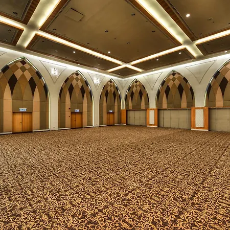 Raia Hotel Kota Kinabalu-3