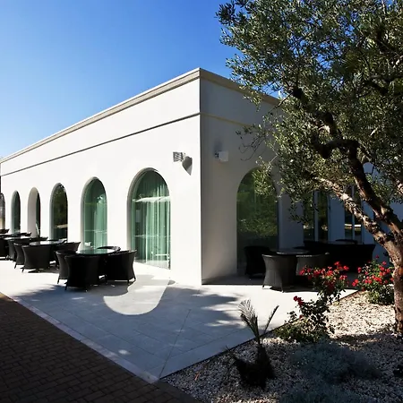Giardino Dei Pini - Boutique Hotel-3