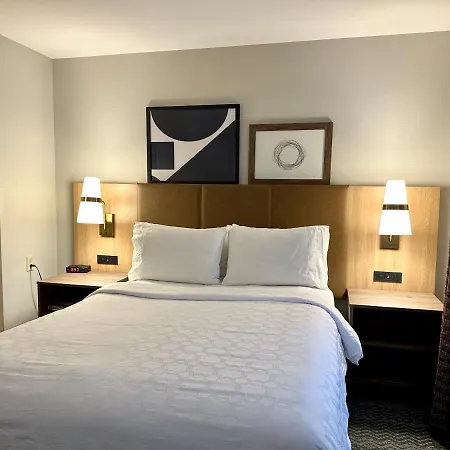Staybridge Suites Milwaukee West-Oconomowoc By Ihg-3