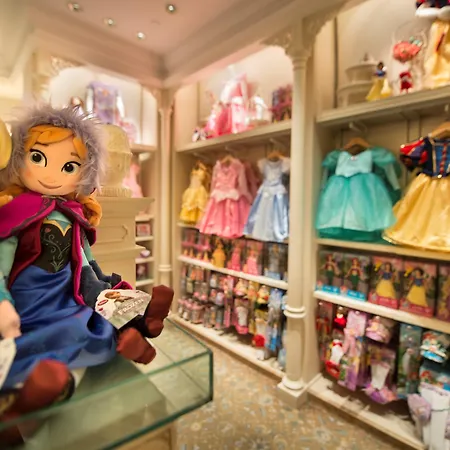 Hong Kong Disneyland Hotel-3