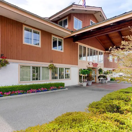 Econo Lodge Inn & Suites-2