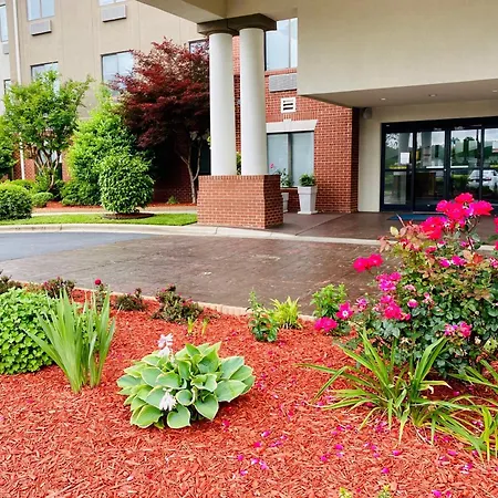 Holiday Inn Express & Suites Reidsville By Ihg-3