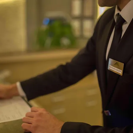 Hilly Hotel-3