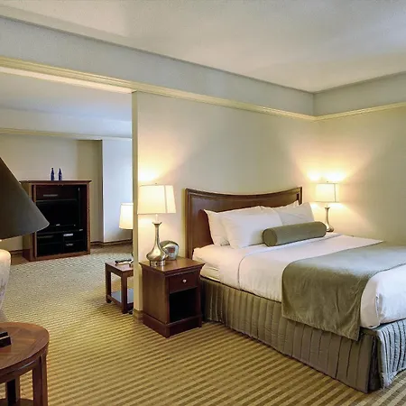 Holiday Inn & Suites Pittsfield-Berkshires By Ihg-3