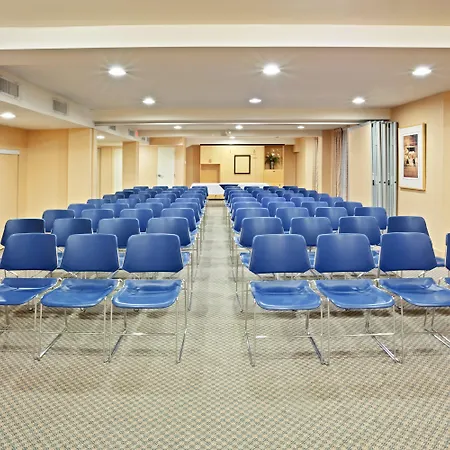 Holiday Inn Express & Suites Langley By Ihg-2