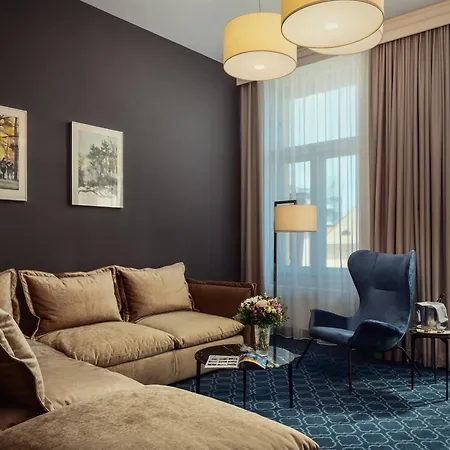 Hotel Kings Court-3
