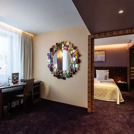 Avalon Hotel & Conferences-3