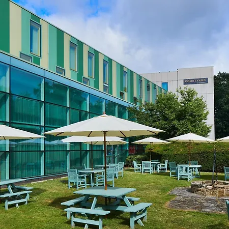 Courtyard By Marriott London Gatwick Airport-3