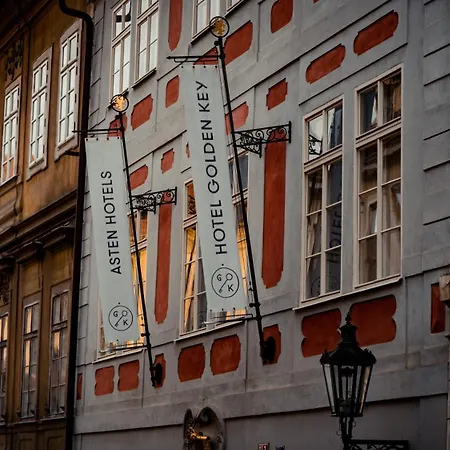Hotel Golden Key Prague Castle-3