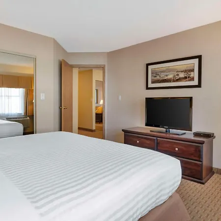 Best Western Plus Emerald Isle Hotel-3