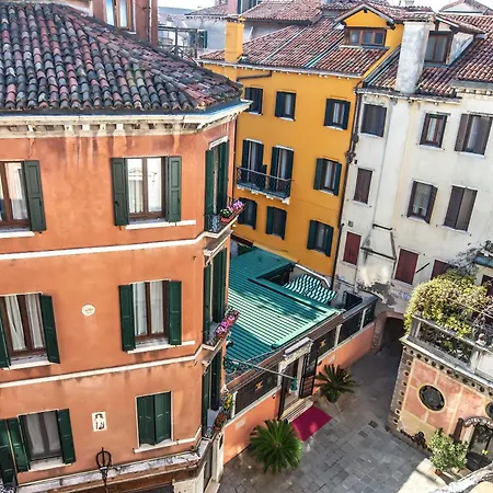 Hotel La Fenice Et Des Artistes-2